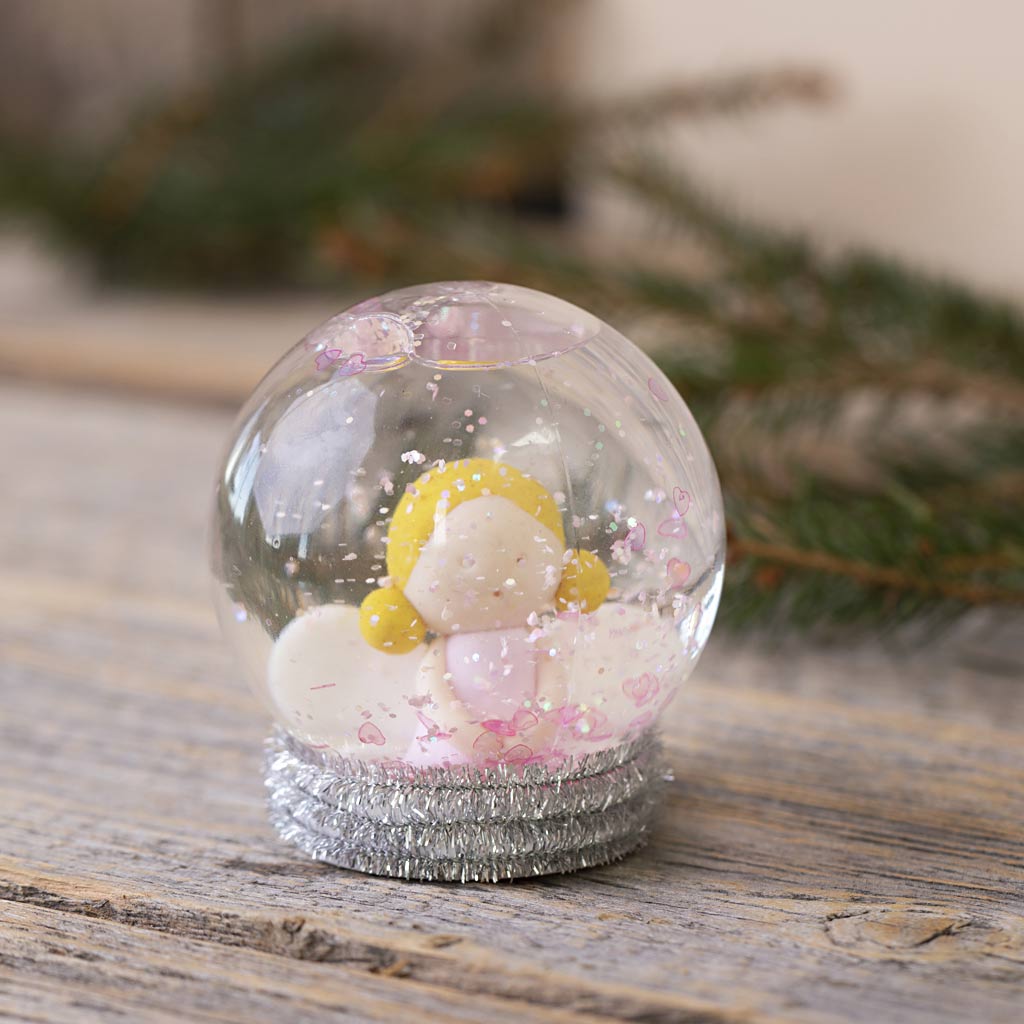 Snow Globe, H: 8,5 cm, dia. 8 cm, hole size 4,7 cm