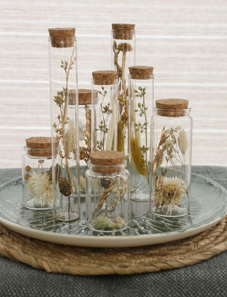 Glass tube with several dried flowers natural 15cm high (12 pcs.) [IFS-30343]