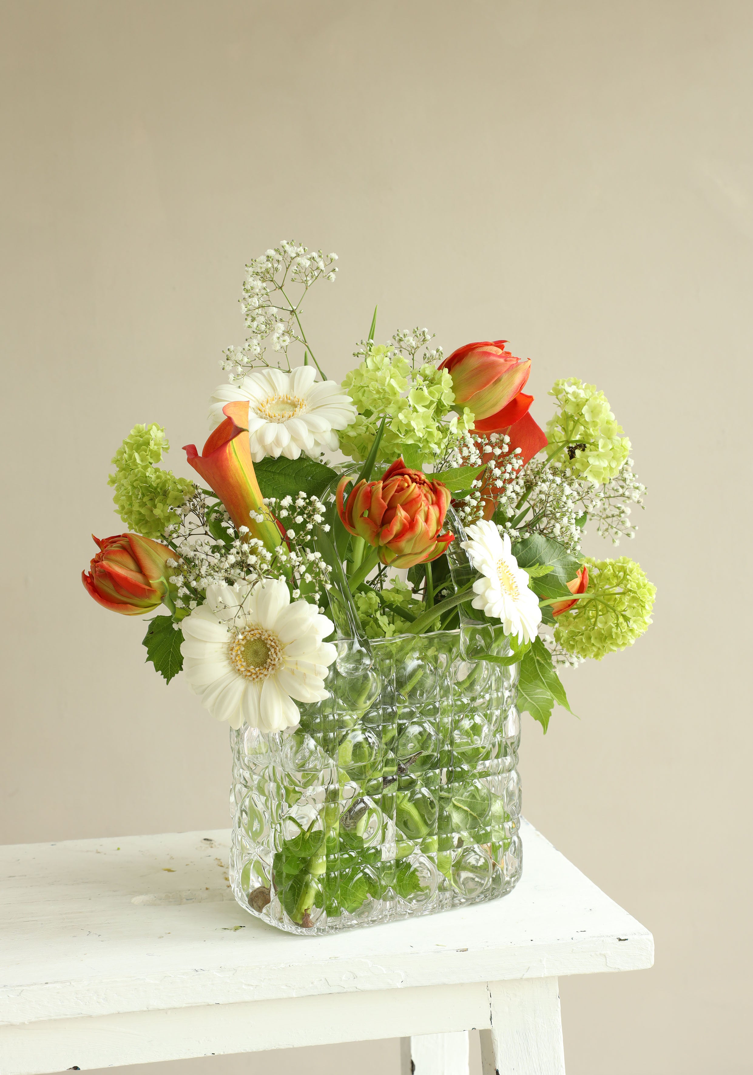 Vaso a forma di borsa Elysee manico in vetro L.14 x P.9,5 x H.22 cm trasparente (1 pz) [IFS-37230]