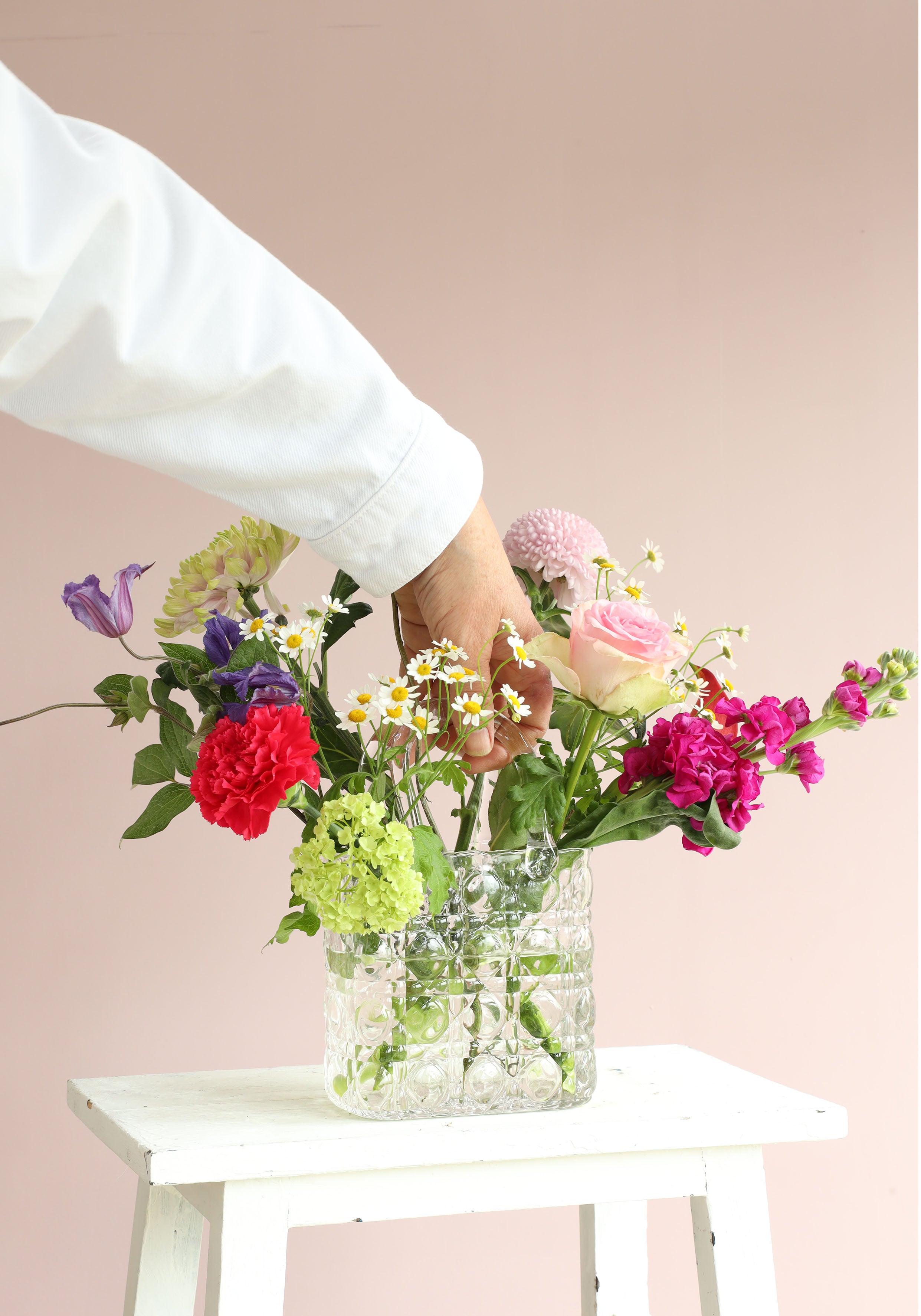 Vaso a forma di borsa Elysee manico in vetro L.14 x P.9,5 x H.22 cm trasparente (1 pz) [IFS-37230]