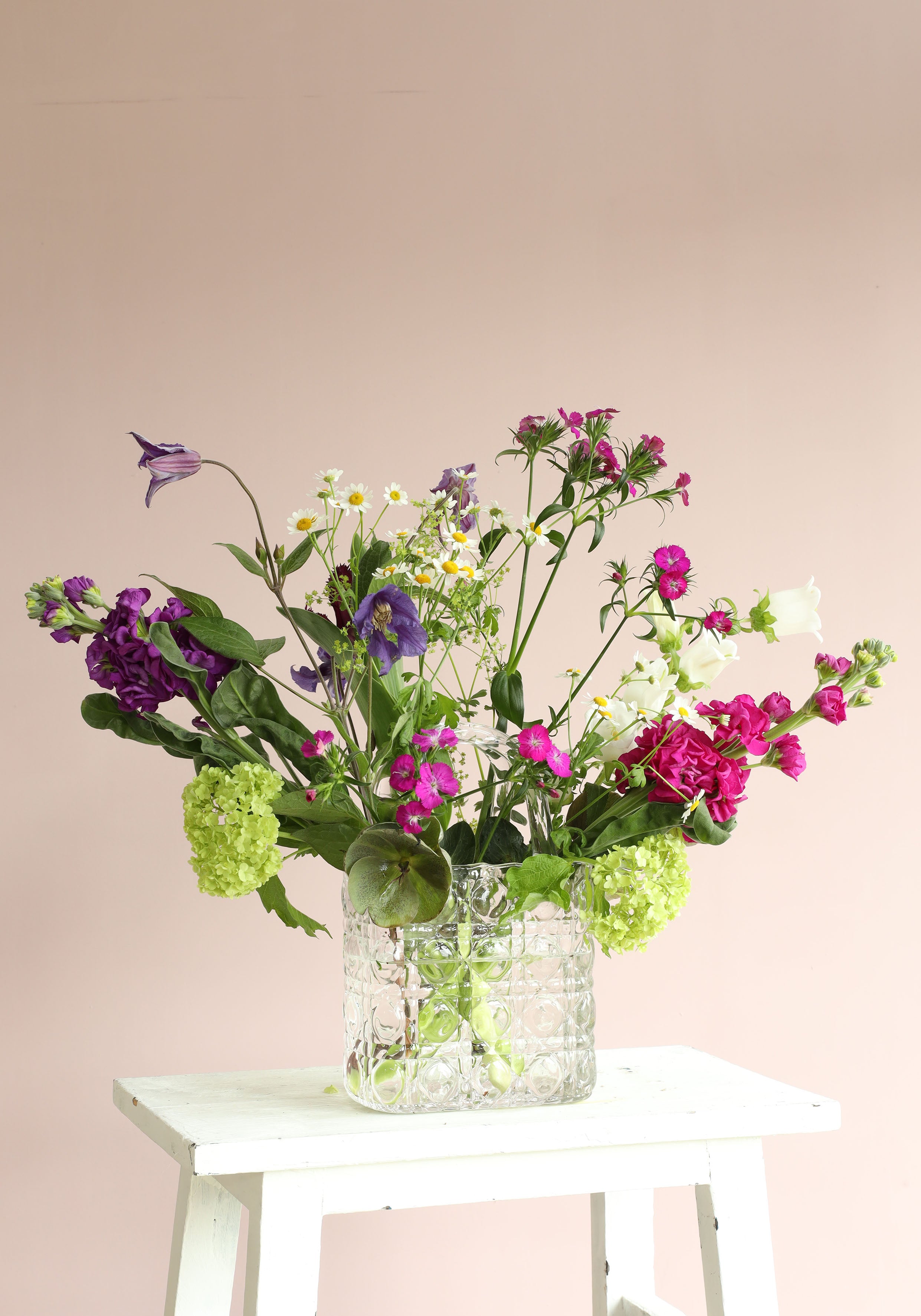 Vaso a forma di borsa Elysee manico in vetro L.14 x P.9,5 x H.22 cm trasparente (1 pz) [IFS-37230]